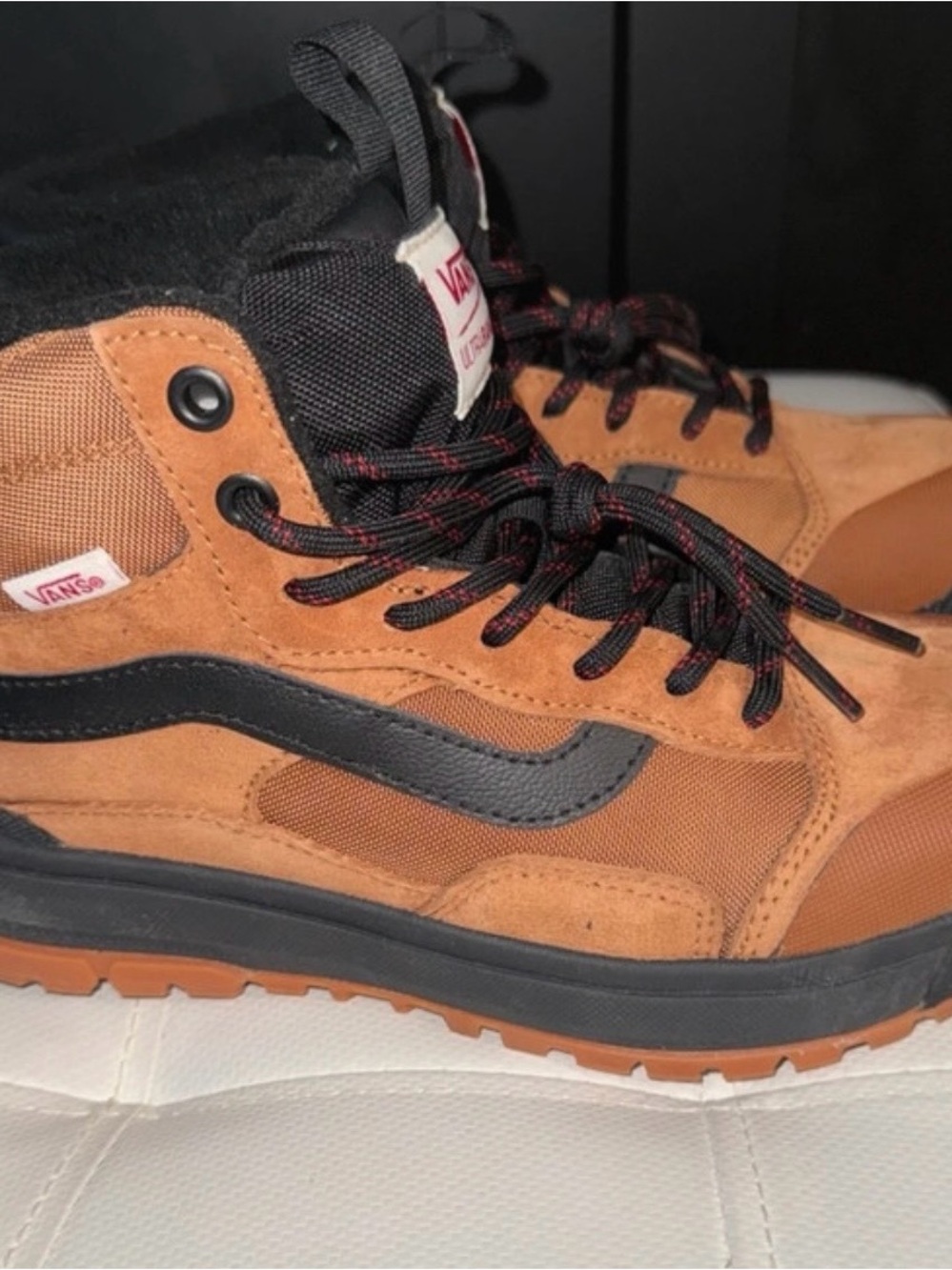 Vans UltraRange EXO Hi MTE-1
Size 6 New